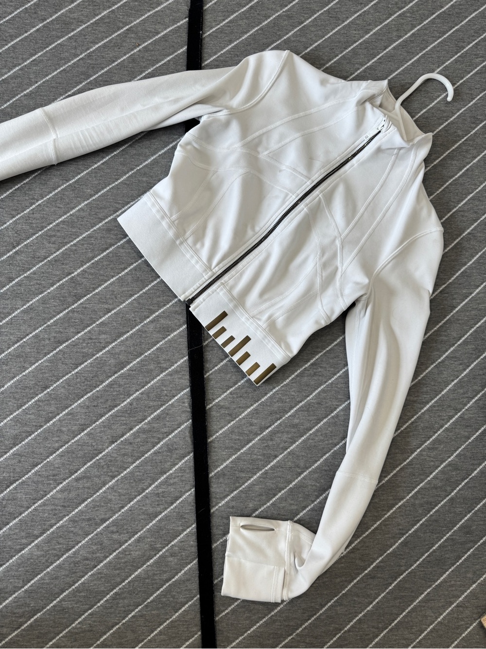 lululemon athletica White Cropped Zip Athletic Jacket - Picture 2 of 5